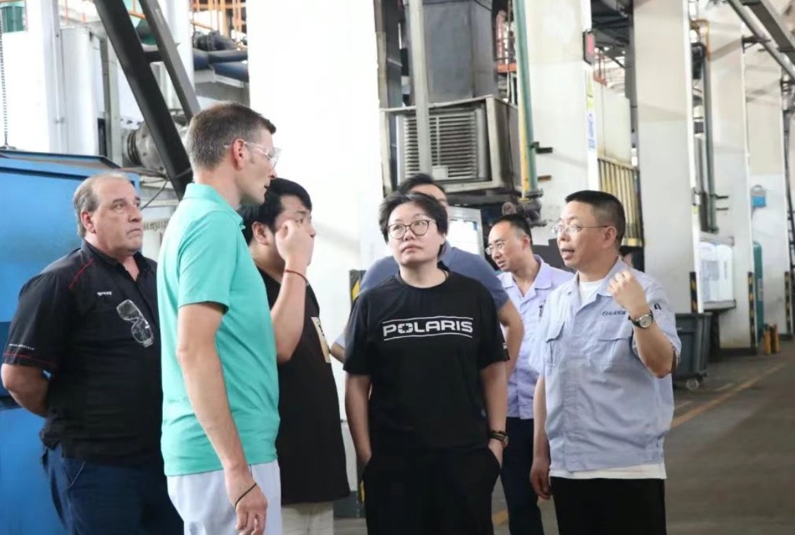 美國雪地摩托車創(chuàng)始者北極星到訪志成！